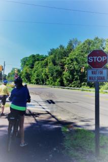 Photo of intersection on Simsbury Bike Trail