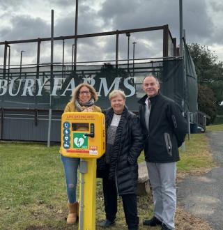 Simsbury's First Outdoor AED Installed at Simsbury Farms Recreation Complex